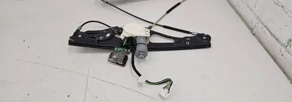Mercedes-Benz E W211 Front door electric window regulator 2117200146