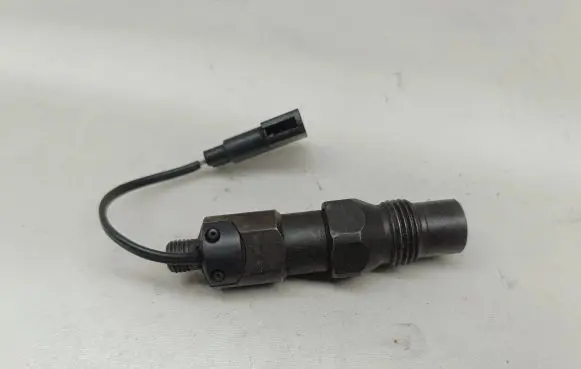 Ford Mondeo MK II Fuel injector LDC008R01A