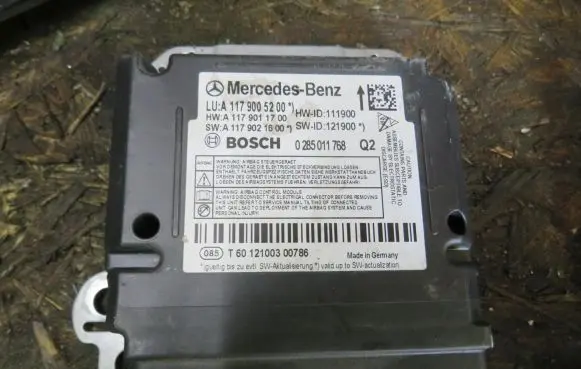 Mercedes-Benz CLA C117 X117 W117 Airbag control unit/module 0285011768
