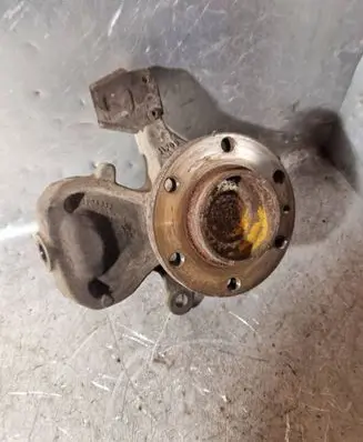 Volkswagen Crafter Front wheel hub A906332