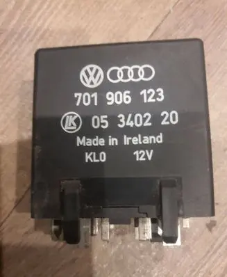 Volkswagen Transporter - Caravelle T4 Glow plug pre-heat relay 701906123 05340220