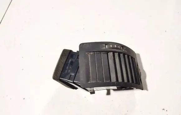 Skoda Octavia Mk2 (1Z) Dash center air vent grill 1010683 1z0819701