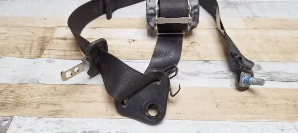 Dodge Journey Rear seatbelt 607041364B 045530 E11045530