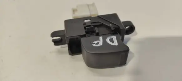 Nissan X-Trail T30 Electric window control switch 3224Z