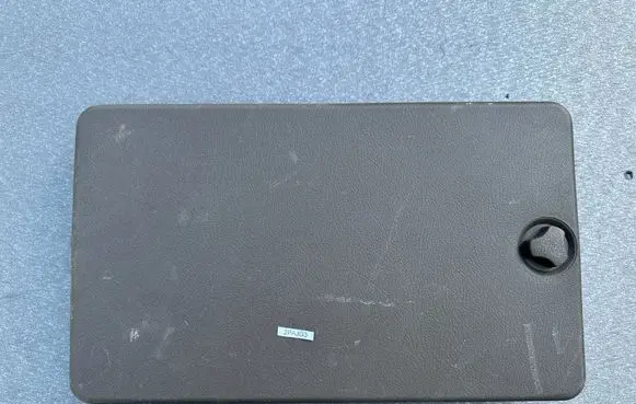 Mitsubishi Pajero Tool box MB621043