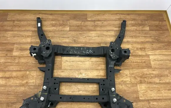 Ford Explorer VI Front axle beam BLB5C-3000-AA
