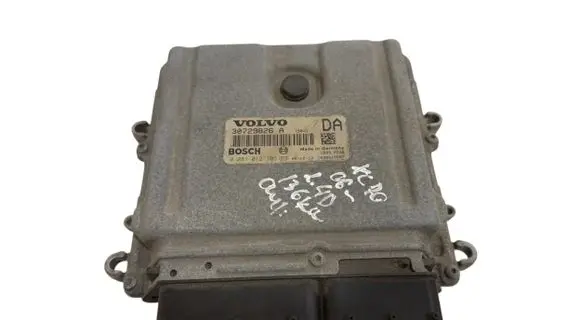 Volvo XC70 Engine control unit/module 30729826A 1039S10667 0281012103