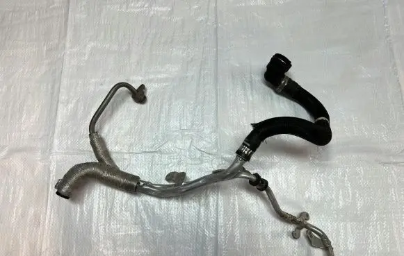 Alfa Romeo Stelvio Engine coolant pipe/hose