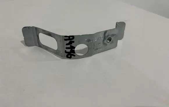 Volkswagen Sharan Fender mounting bracket 7N0821431B