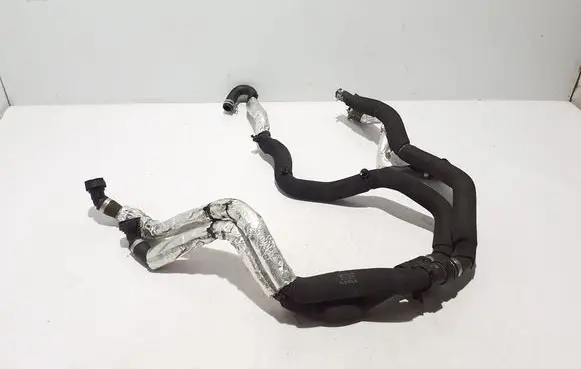 Volvo C40 Engine coolant pipe/hose 32339721