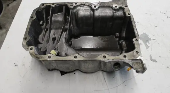 BMW 1 F20 F21 Oil sump 8611689