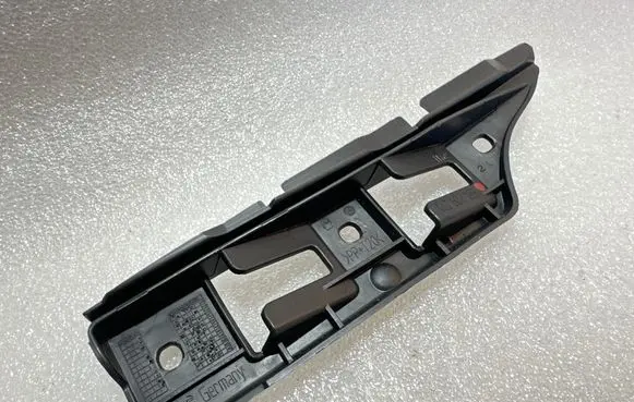 Volkswagen Golf V Front bumper mounting bracket 1K0807183