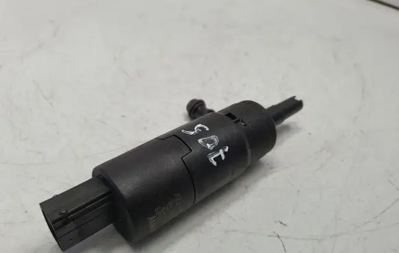BMW X3 E83 Headlight washer pump 8377430 67128377430