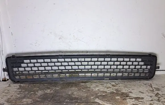 Volvo V70 Front bumper lower grill 30763113 30678636