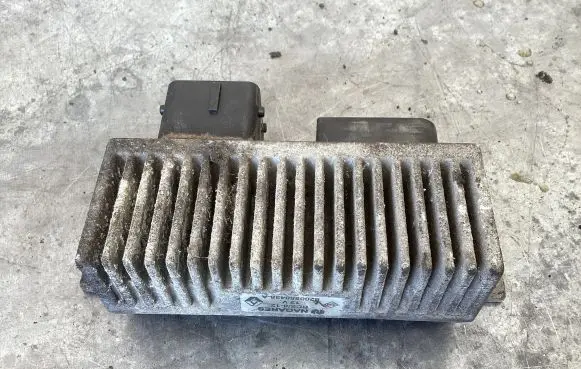 Renault Megane III Glow plug pre-heat relay 8200558438A RCS812