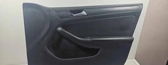Volkswagen Jetta VI Front door card panel trim 5C7867012A 50566862 PL52888D