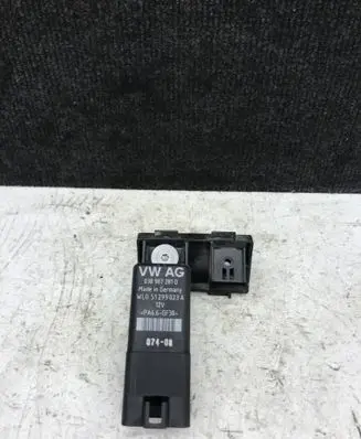 Volkswagen Caddy Glow plug pre-heat relay 038907281D WL051299023A PA66GF30