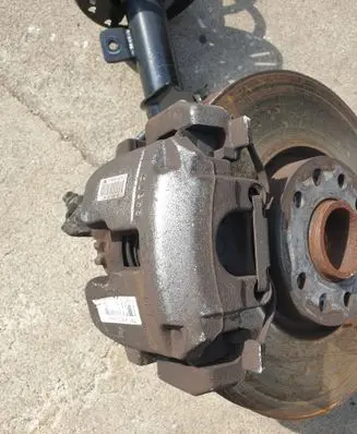 Opel Combo E Front brake caliper 9830798880