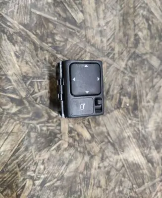 Nissan X-Trail T30 Wing mirror switch