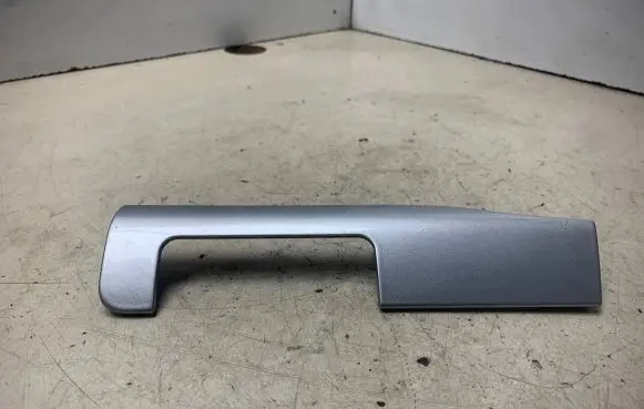 Dashboard glove box trim