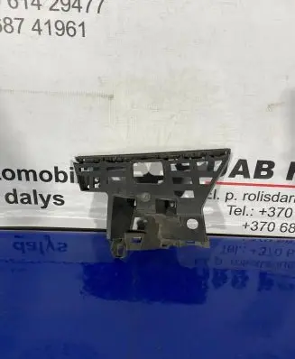 Skoda Fabia Mk2 (5J) Front bumper mounting bracket 5J0807055