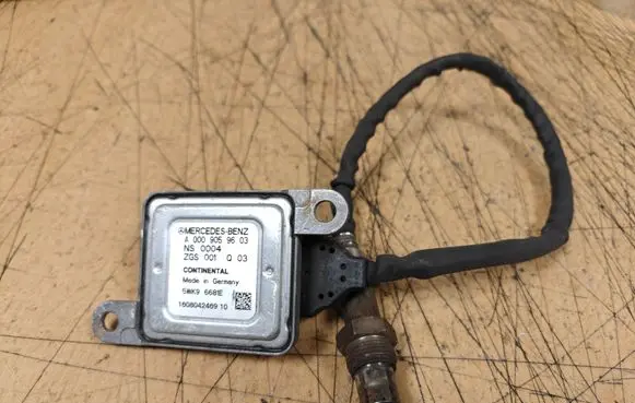 Mercedes-Benz C W205 Lambda probe sensor A0009059603