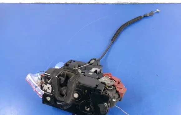 Skoda Fabia Mk2 (5J) Front door lock 3B2837016AB