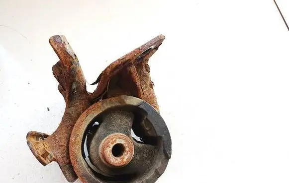 Toyota Avensis T220 Engine mount bracket 1237264210 12372-64210