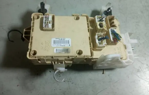Toyota Corolla Verso AR10 Fuse box set 892210F010 5260512568 05070609532902
