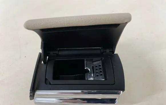 Mercedes-Benz S W221 Rear door ashtray P0109681