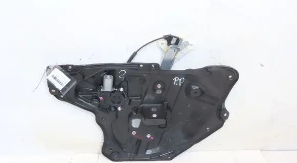 Mazda 3 III Front window lifting mechanism without motor 