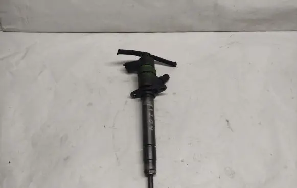 Volvo S80 Fuel injector 8658752