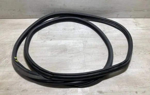 Ford Fiesta Seal rubber (tailgate) 