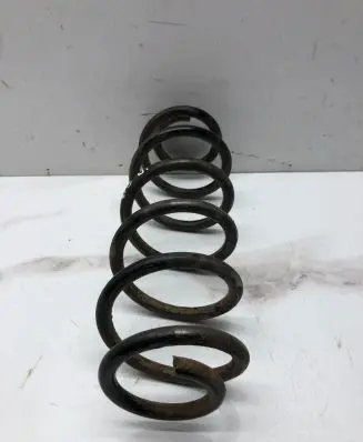 Volkswagen Golf V Rear coil spring