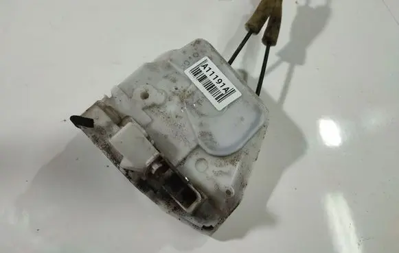 Mazda 6 Front door lock B0584