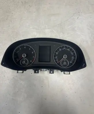 Volkswagen PASSAT B7 Speedometer (instrument cluster) 561920970B ZYS0002301 1241310691