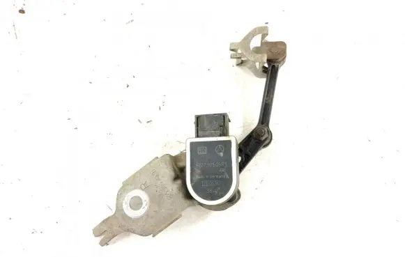 Mercedes-Benz C W205 Air suspension front height level sensor 2229050503 2059057001