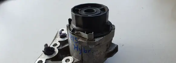 Toyota Auris E180 Oil filter mounting bracket