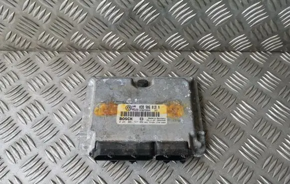 Volkswagen PASSAT B5 Engine control unit/module 038906018N 0281001727