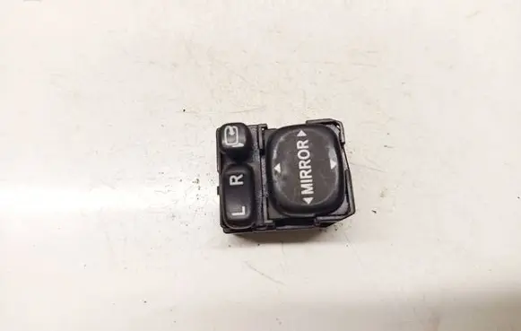 Lexus RX 300 Wing mirror switch 183575