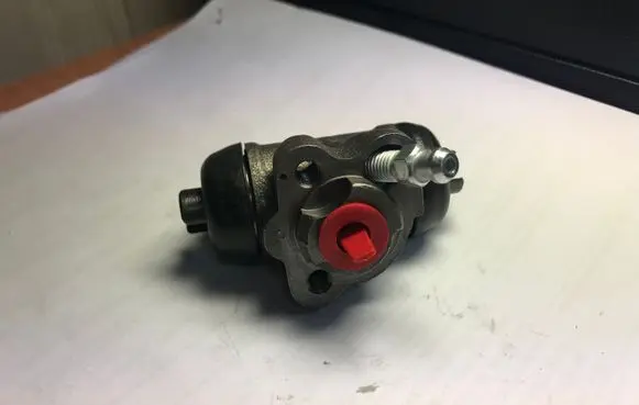 Toyota Camry Rear brake cylinder 4340
