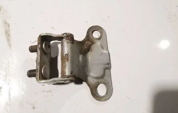 Toyota Avensis T250 Front door upper hinge
