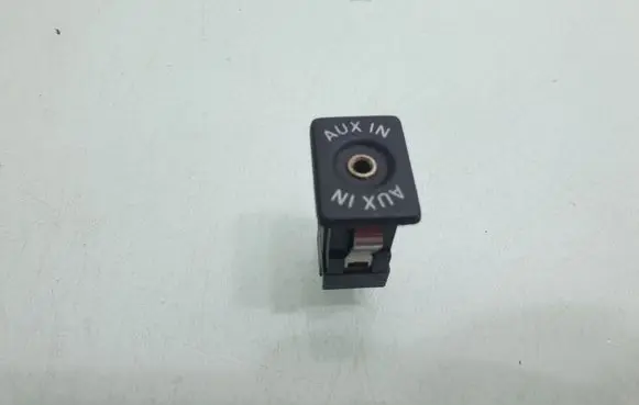 Volkswagen Scirocco AUX in-socket connector 5K0035724