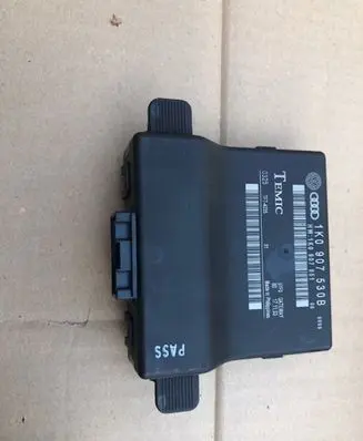 Audi A3 S3 8P Gateway control module 1K0907530B