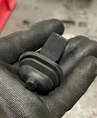 BMW X3 F25 Fuel tank opening switch 82289392