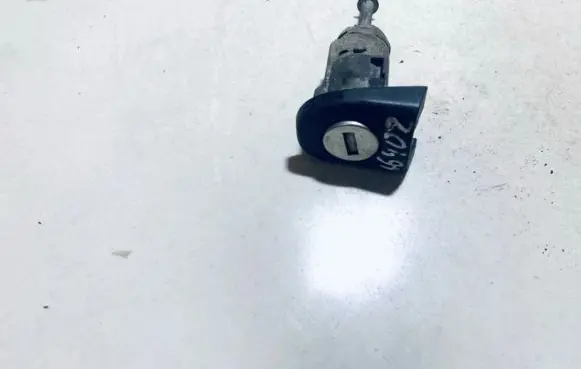 Seat Arosa Front door lock (next to the handle) 