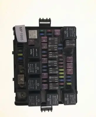 Hyundai Santa Fe Fuse module 04D25NAK1239