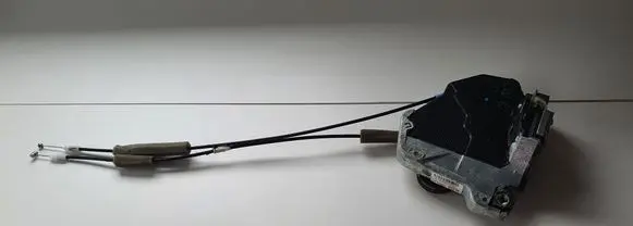 Honda CR-V Front door lock