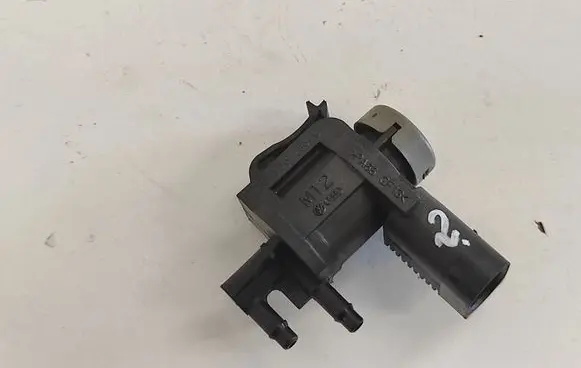 Volkswagen Touareg I Turbo solenoid valve 1J0906283C