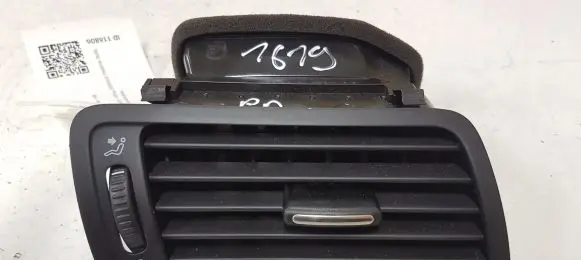 Volkswagen PASSAT B6 Dashboard side air vent grill/cover trim 05704001 3C1819702 T002437511